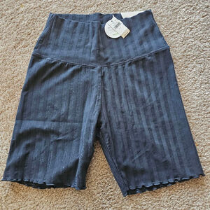 Women's Offline by Aerie High Rise Biker Shorts, Size M, Black